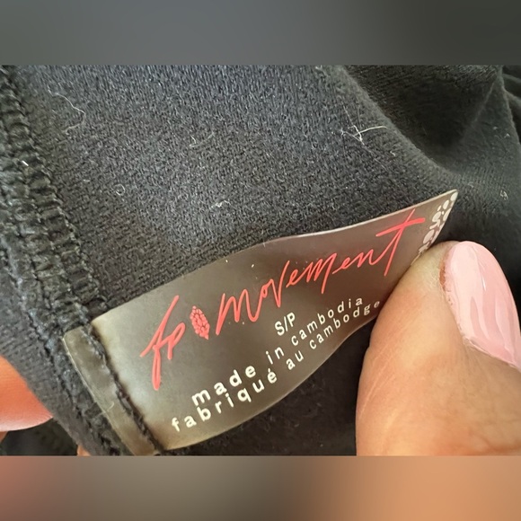 Free Peoplw movement v~neck sports bra - Picture 5 of 5